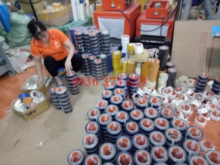 Phân cuộn băng keo in logo trực tiếp trên máy | Nhà sản xuất Băng keo Minh Sơn